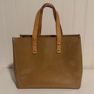 Louis Vuitton Reade PM Tote in Monogram Vernis